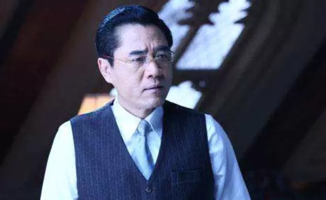 陈宝国为《家有七郎》提前三个月进厂搬货，陈月末凭廖四六角色获澳涞坞新锐奖 - 资讯配图