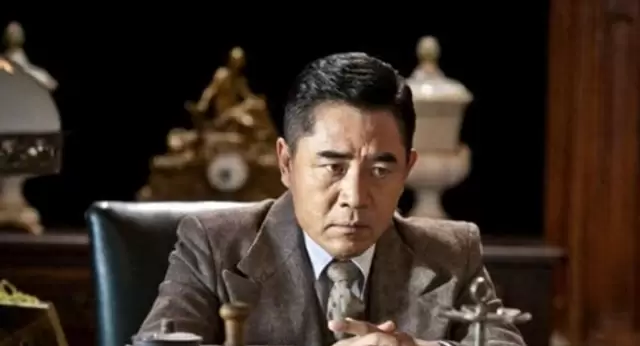 陈宝国为《家有七郎》提前三个月进厂搬货，陈月末凭廖四六角色获澳涞坞新锐奖 - 情报图